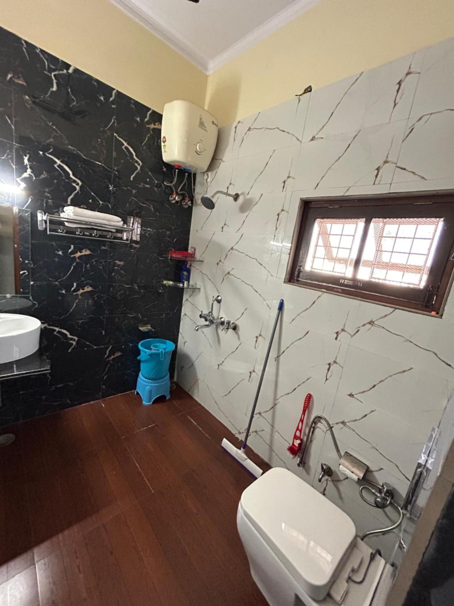 Bisht Niwas Homestay Kotdwāra Kültér fotó